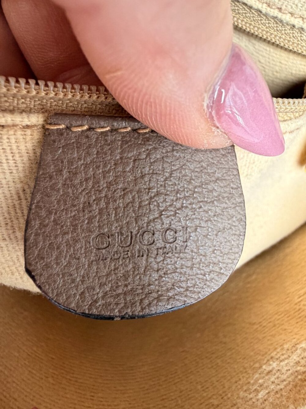 Gucci GG Supreme Monogram Crossbody Bag Brown Canvas Leather Flap Vintage Style - Picture 9 of 13